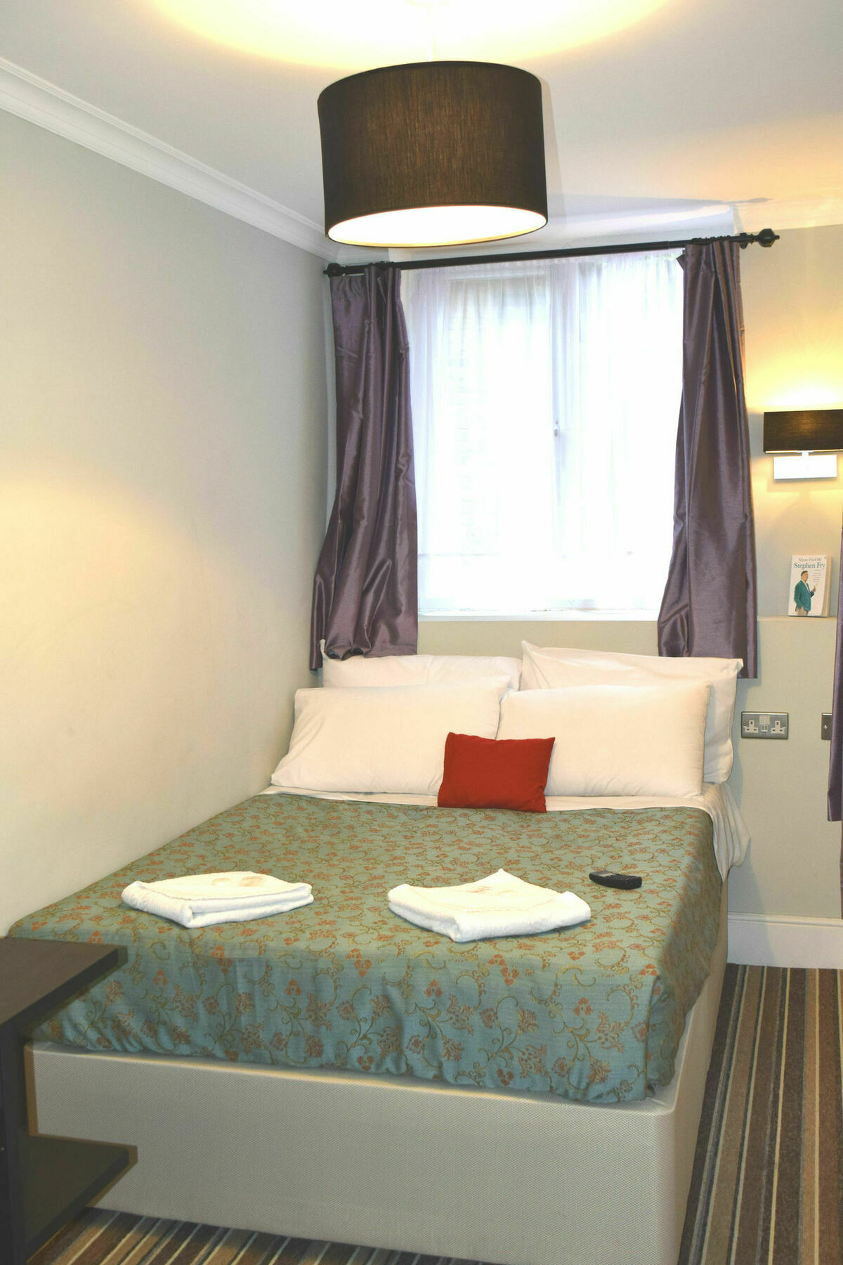 Plaza Hotel Лондон Экстерьер фото